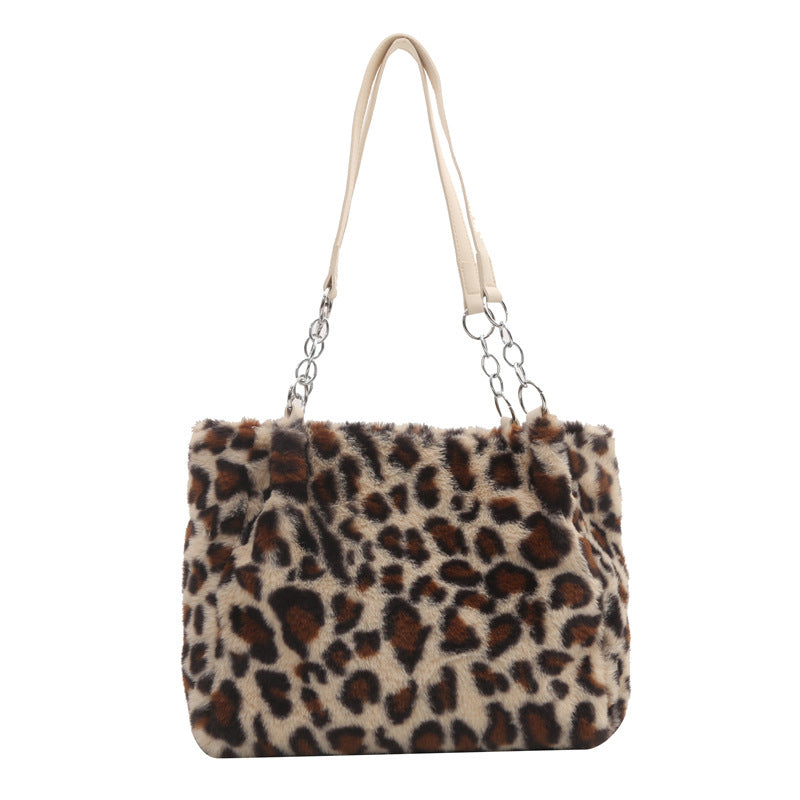Sac à dos tendance en peluche.