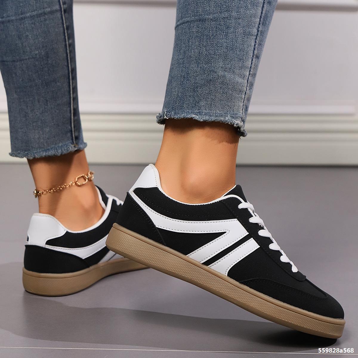 chaussures de sport à la mode.