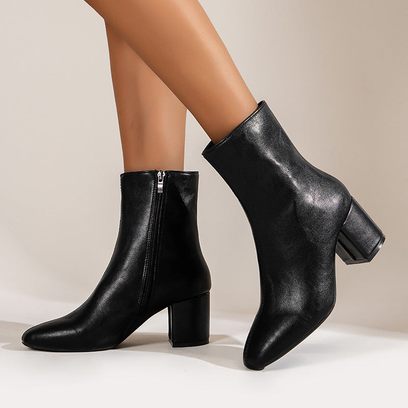 Bottes à talons épais bout pointu femme.