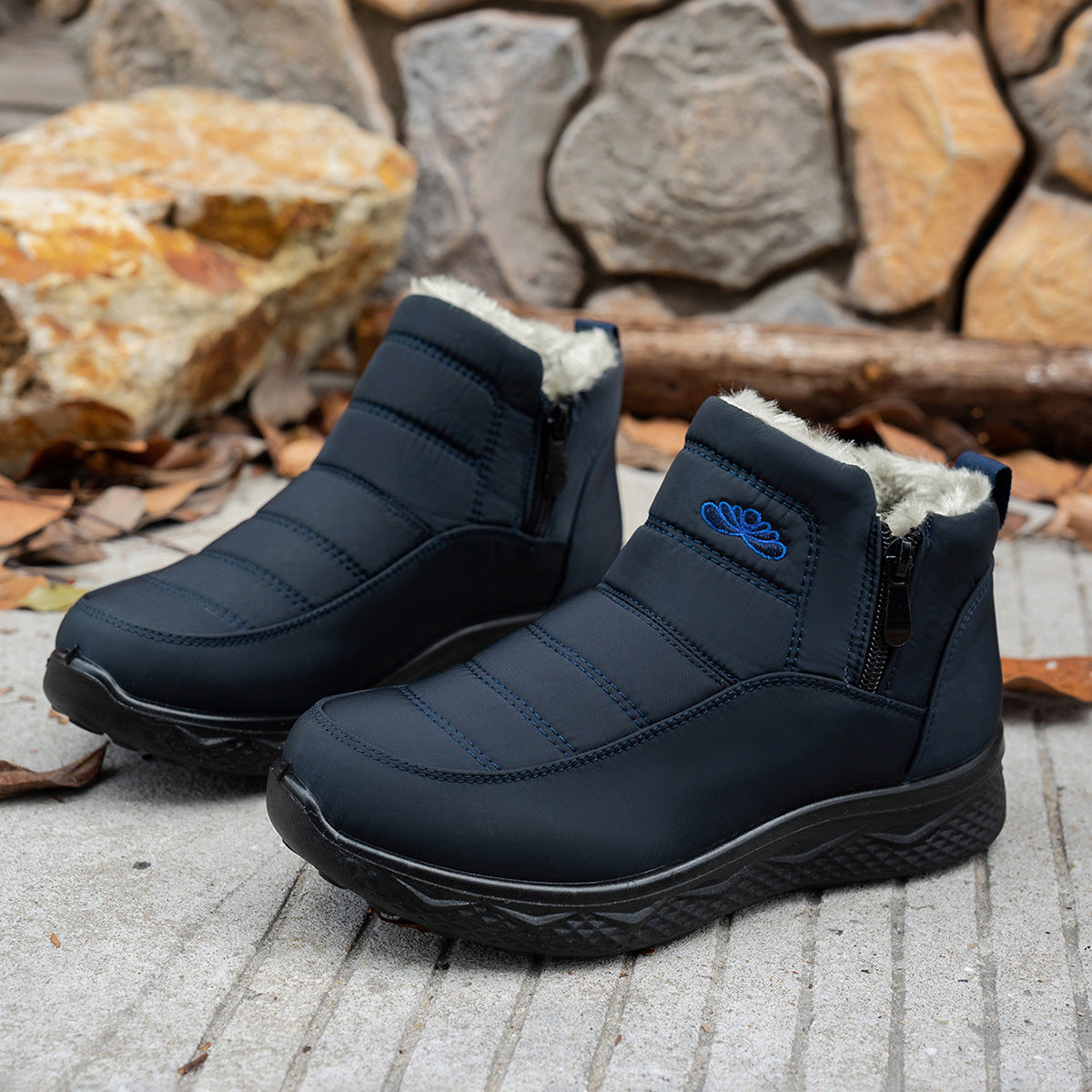 Bottes de neige d'hiver avec fermeture éclair.