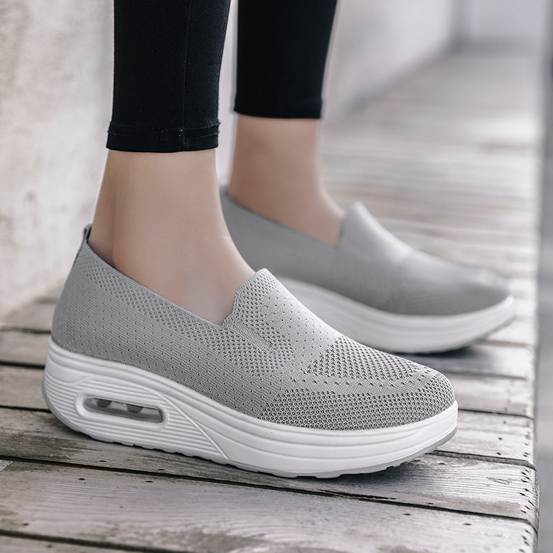 Chaussures basses décontractées et tendance.