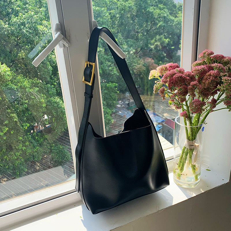 sac à bandoulière minimaliste en cuir