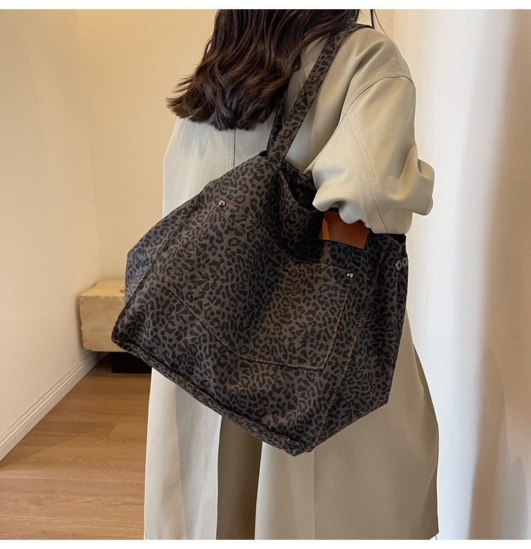 Sac fourre-tout en toile.