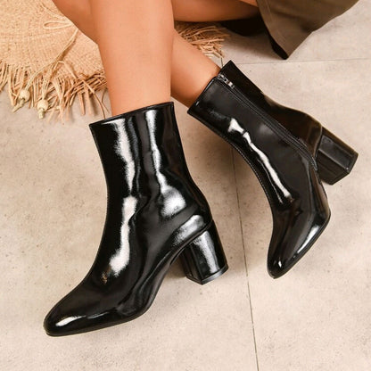 Bottes à talons épais bout pointu femme.