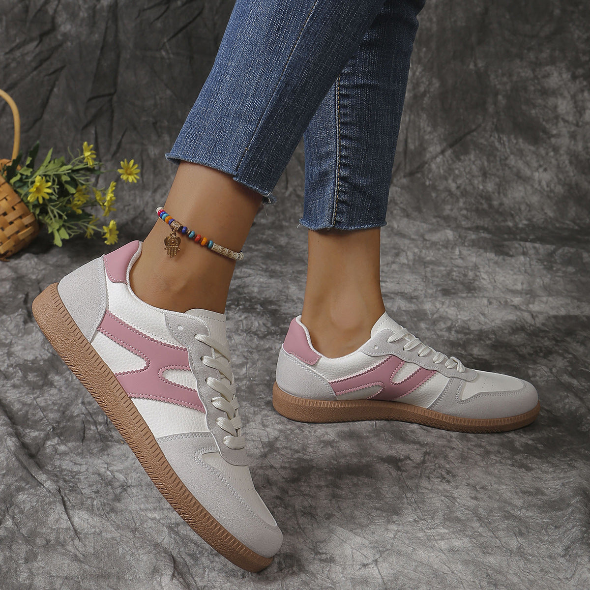 Chaussures plates à lacets color block.