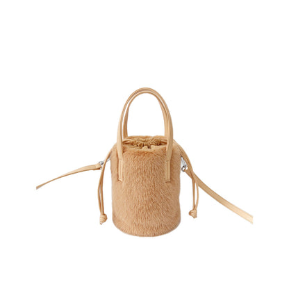 Sac à main en peluche vintage.