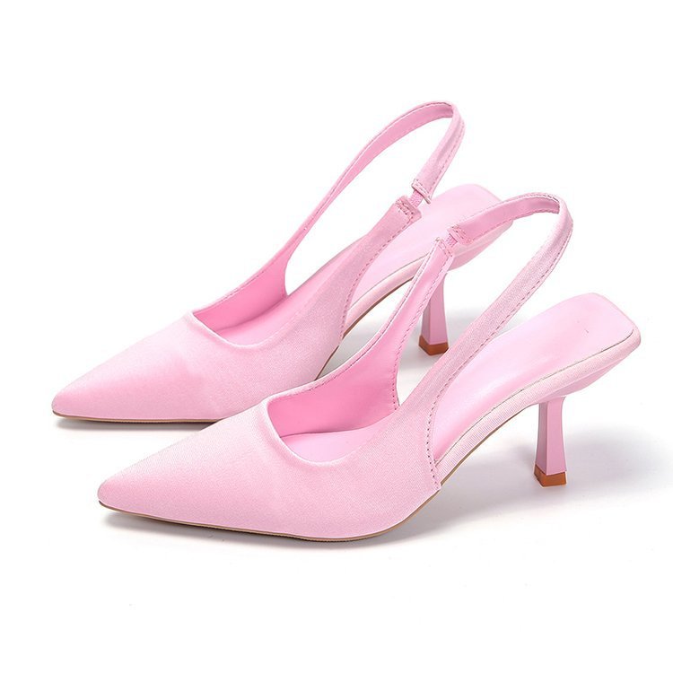 Sandales à bout fermé pour femmes.