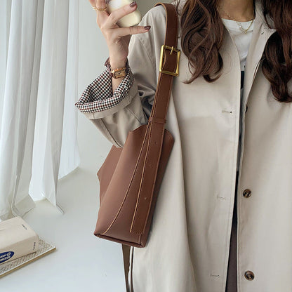 Sac à bandoulière minimaliste en cuir 