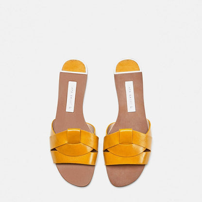Sandales à brides croisées