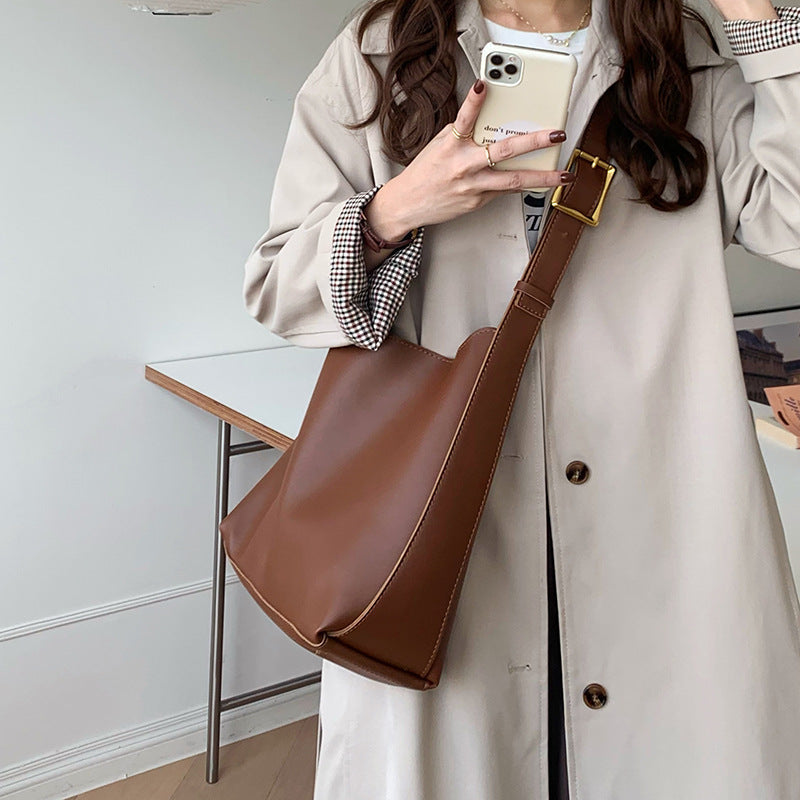 Sac à bandoulière minimaliste en cuir 
