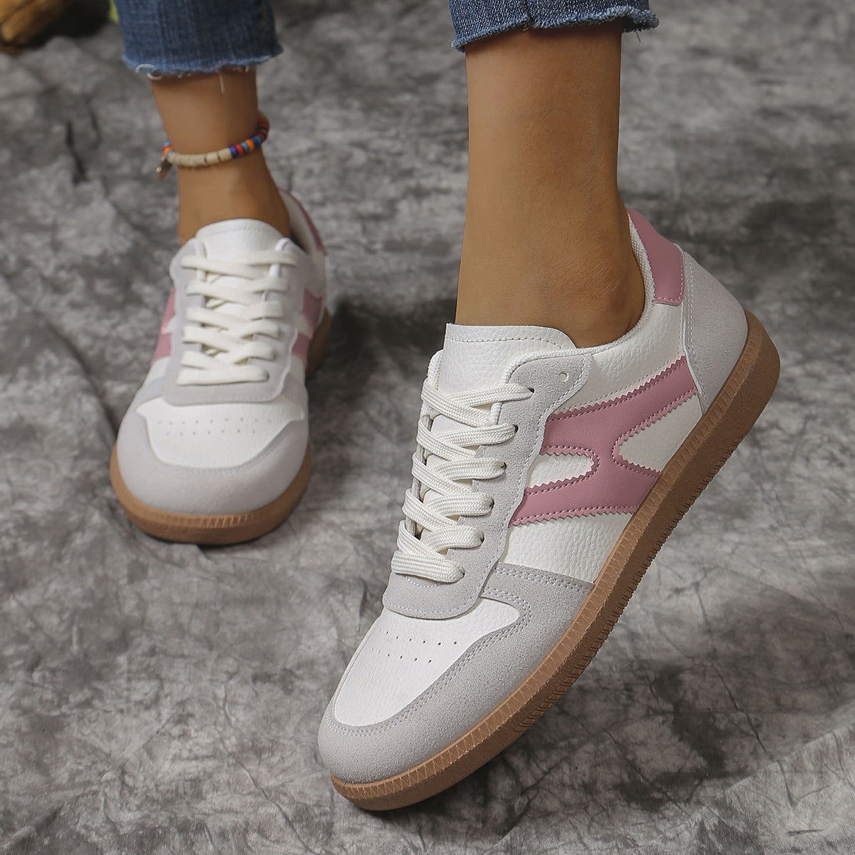 Chaussures plates à lacets color block.