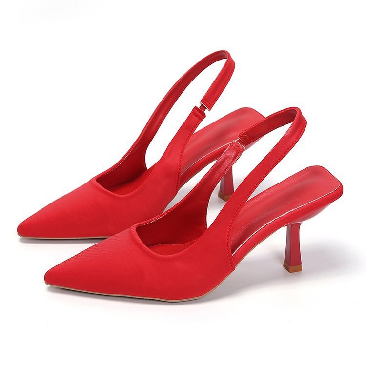 Sandales à bout fermé pour femmes.