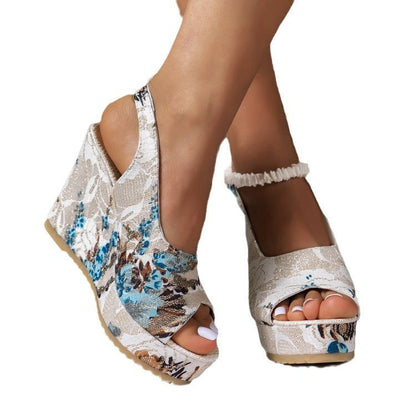 Sandales compensées , broderies à la mode européenne.