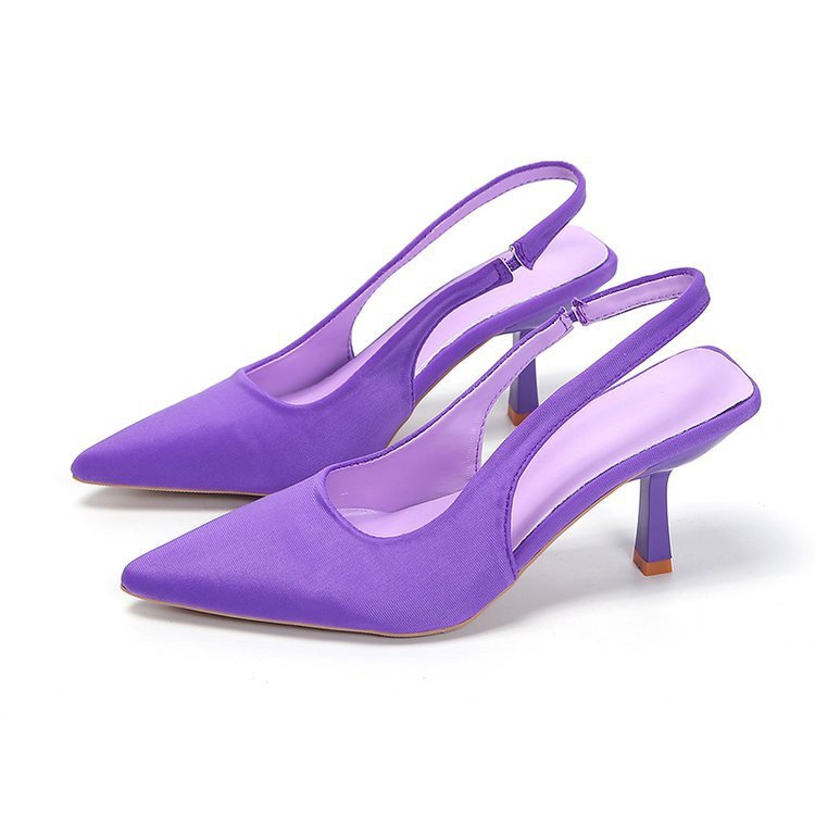 Sandales à bout fermé pour femmes.