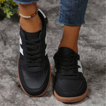 Chaussures plates à lacets color block.