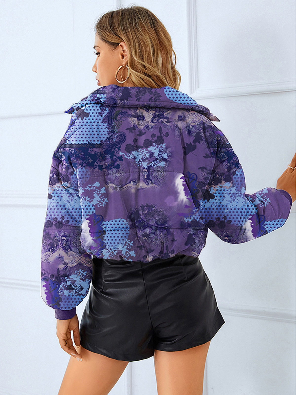 Manteau court imprimé à col
