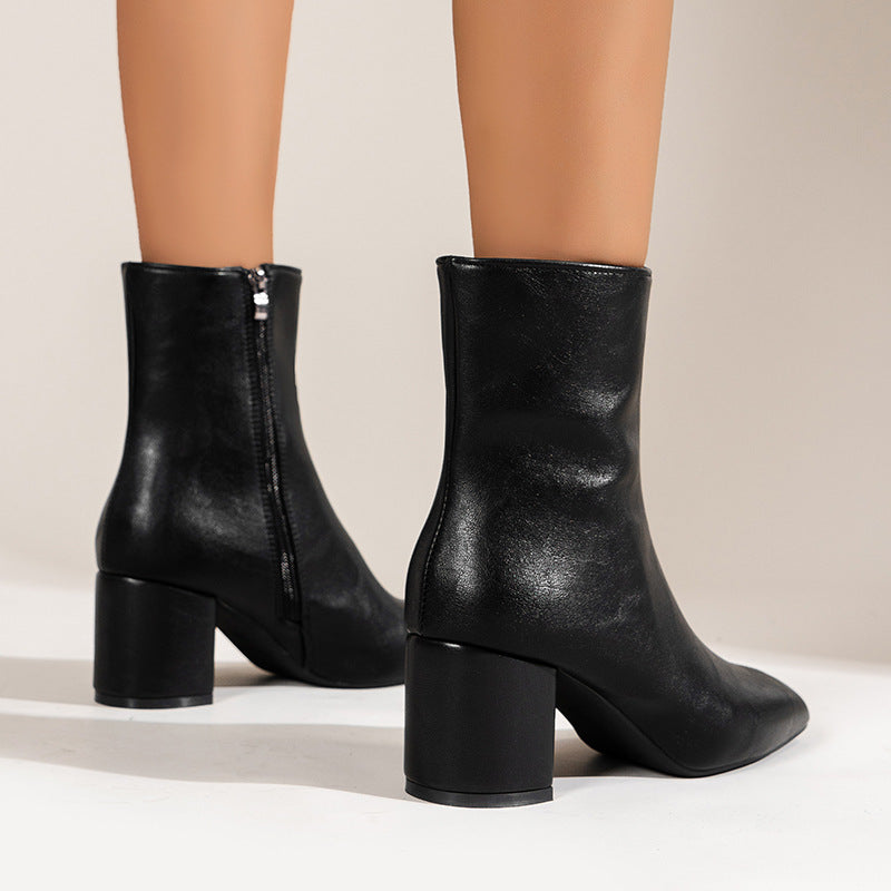 Bottes à talons épais bout pointu femme.