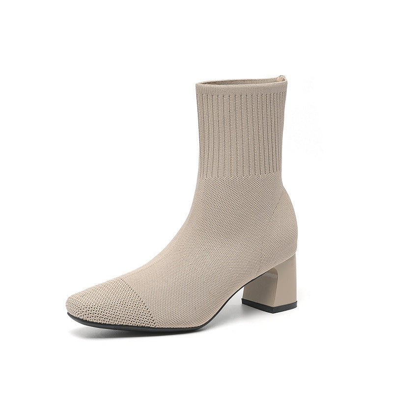 Bottes fines à talons épais et élastiques.
