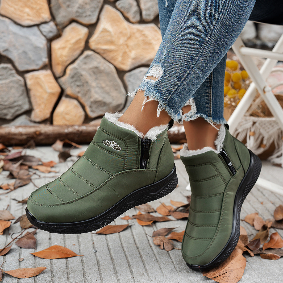 Bottes de neige d'hiver avec fermeture éclair.