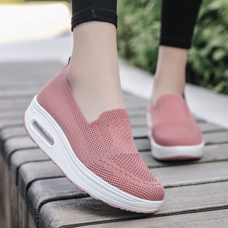 Chaussures basses décontractées et tendance.