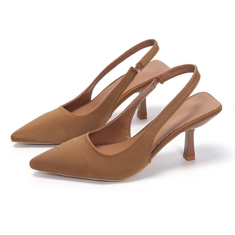 Sandales à bout fermé pour femmes.
